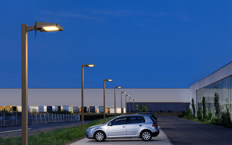 1000-lumen solar parking lot light