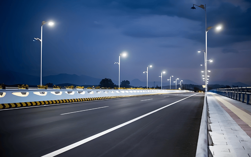 Height of Highway Streetlights