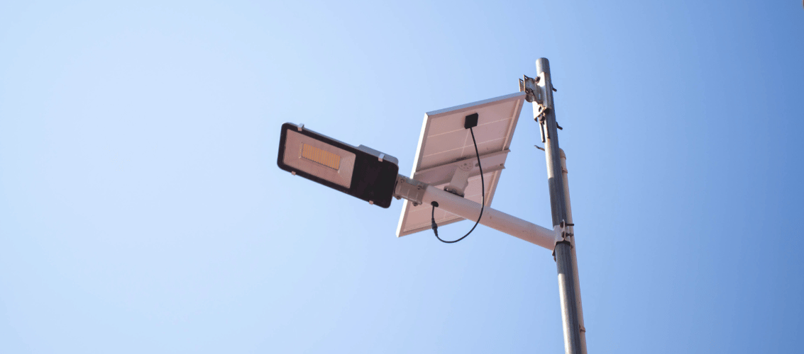 ¿Cuánto tiempo se tarda en instalar una farola solar?