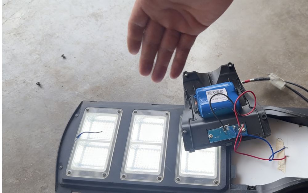 ソーラー街灯用電池