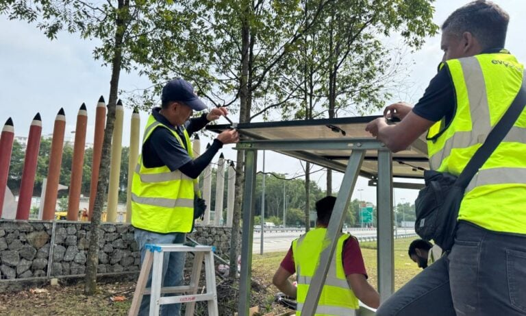 Malaysia Solar Billboard Power System Case for 220V LED Modules