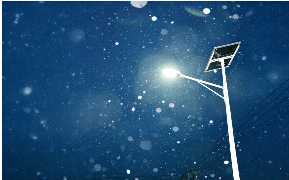 冬でも使えるソーラーライト