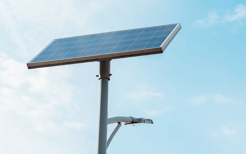 What is the typical voltage and current of city street lights